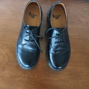 Wemens 8 doc martens black-almost perfect condition